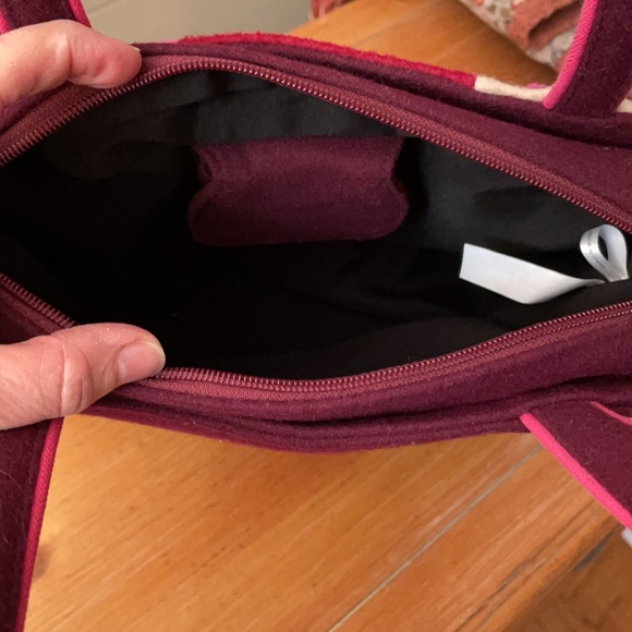 NWOT Super-Cute Lulu Guinness designer wool/felt, way cool shoulder bag/tote. - Picture 9 of 11